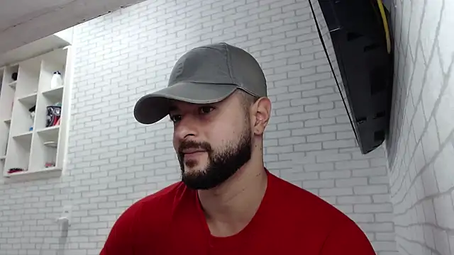 BombeiroHotx online show from April 28, 2026, 9:42 pm