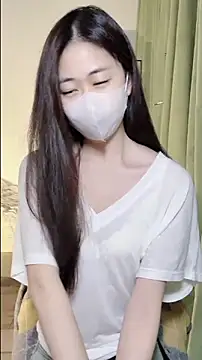 Ninii-b online show from November 11, 2025, 2:28 pm