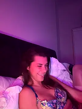 Snapshot of AlitaNova chatting on October 15, 2025, 11:05 pm AlitaNova online show from October 15, 2025, 11:05 pm