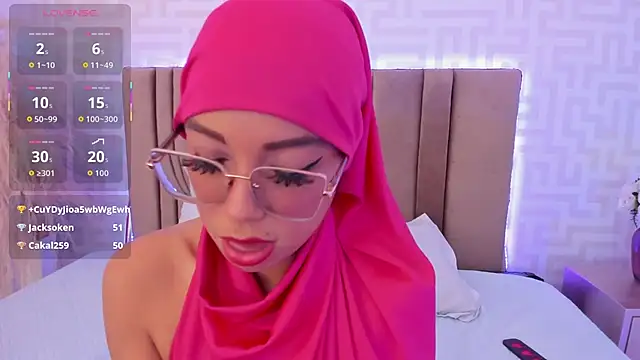 Snapshot of naishaa_ chatting on June 11, 2026, 12:32 am naishaa online show from June 11, 2026, 12:32 am