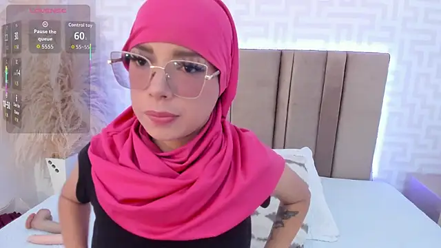 Snapshot of naishaa_ chatting on July 3, 2026, 5:19 pm naishaa online show from July 3, 2026, 5:19 pm
