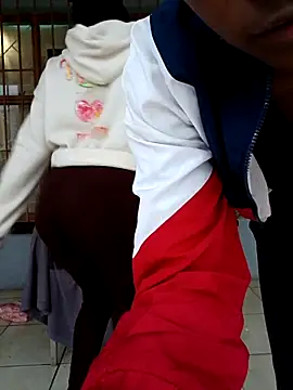 SweetHoney21  online show from December 14, 2025, 4:56 pm