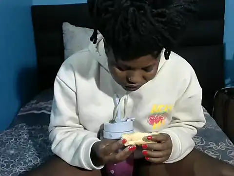 SweetHoney21  online show from February 17, 2026, 12:01 pm