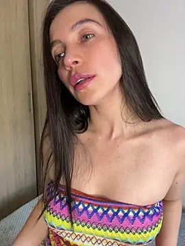 Snapshot of karinasantos_ chatting on May 4, 2026, 11:01 pm karinasantos online show from May 4, 2026, 11:01 pm