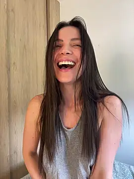 Snapshot of karinasantos_ chatting on May 6, 2026, 3:17 pm karinasantos online show from May 6, 2026, 3:17 pm