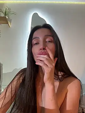 karinasantos  online show from July 15, 2026, 2:39 am