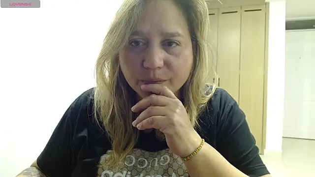 Snapshot of haashkyo chatting on June 26, 2026, 3:55 am haashkyo online show from June 26, 2026, 3:55 am