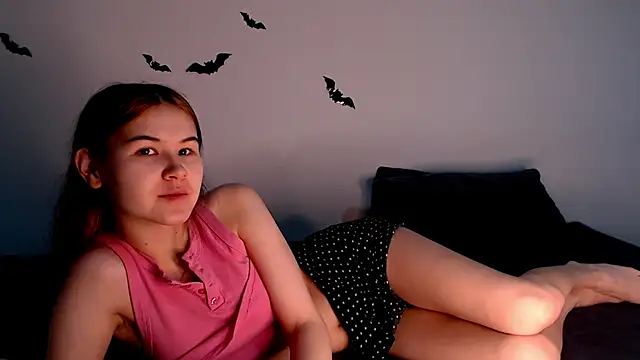 litle owl online show from November 1, 2025, 2:19 pm