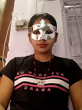 poojam93 online show from September 27, 2025, 1:43 am