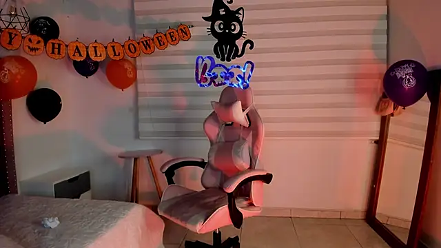 Jade rey  online show from October 26, 2025, 3:34 am