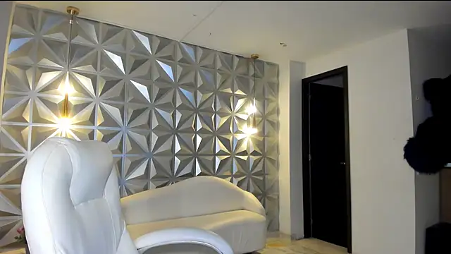 hellen tease online show from April 3, 2026, 12:47 pm