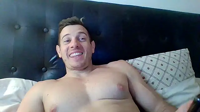 luca23millo90 online show from September 13, 2025, 3:06 am