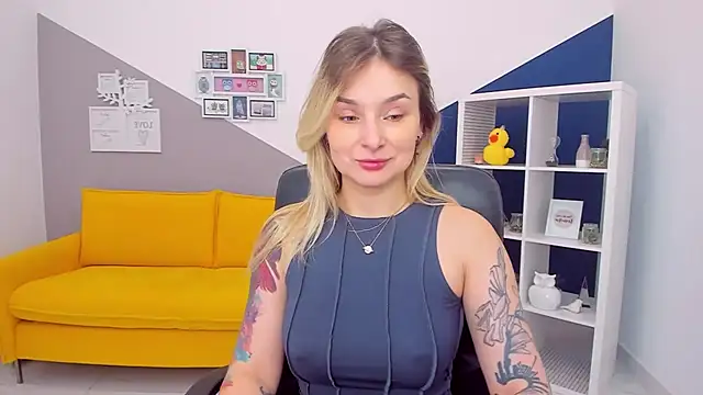 Snapshot of LilFleurish chatting on March 10, 2026, 5:34 am LilFleurish online show from March 10, 2026, 5:34 am