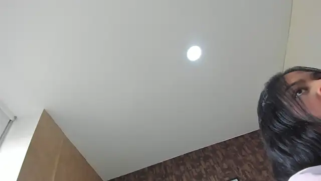 sweet  vanessa1 online show from April 2, 2026, 8:17 pm