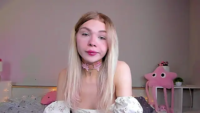 Blondy Fina online show from March 22, 2026, 4:27 am