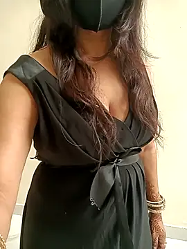 Snapshot of soni_yhakur chatting on October 13, 2025, 5:51 am soni yhakur online show from October 13, 2025, 5:51 am