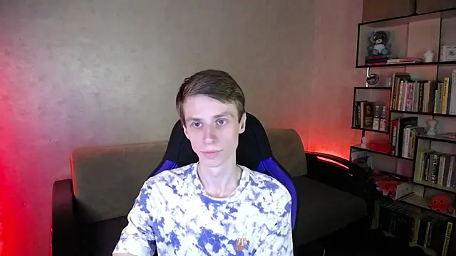 yes cute boy  online show from September 27, 2025, 5:07 pm