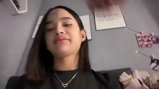 lelasohna online show from February 18, 2026, 12:23 pm