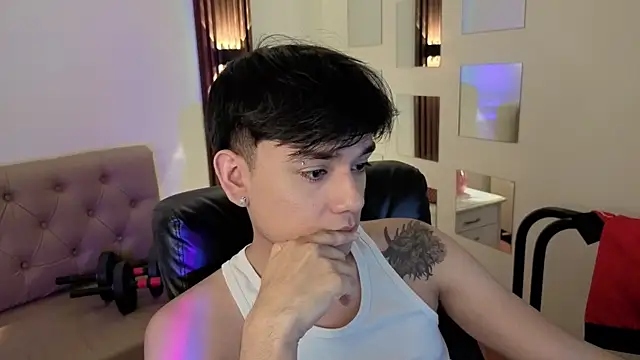 davoxer online show from April 8, 2026, 3:39 am