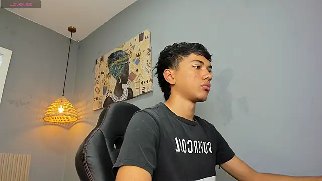 Snapshot of markbowie chatting on November 19, 2025, 11:32 am markbowie online show from November 19, 2025, 11:32 am