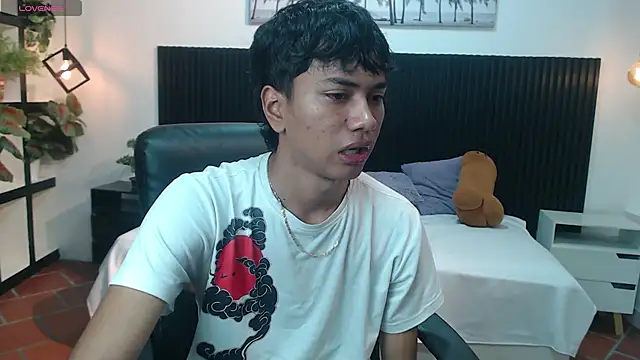 Snapshot of markbowie chatting on November 29, 2025, 12:08 pm markbowie online show from November 29, 2025, 12:08 pm