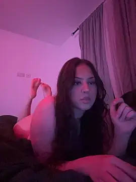 laylabliss online show from September 18, 2025, 2:13 am