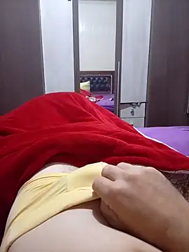 Gustavo198045 online show from April 19, 2026, 3:28 am