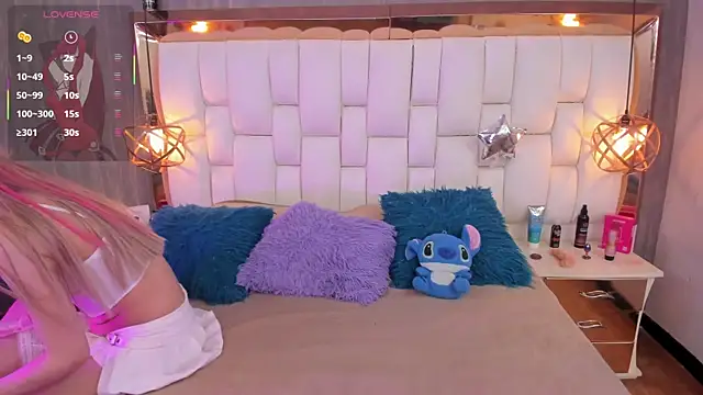 Foxxy Doll online show from March 30, 2026, 4:41 pm