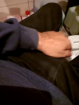 bullut06 online show from October 16, 2025, 12:06 pm