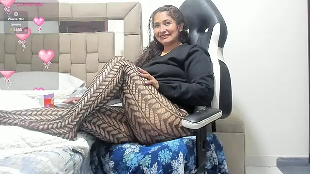 gabrielaponce11 online show from February 17, 2026, 12:56 pm