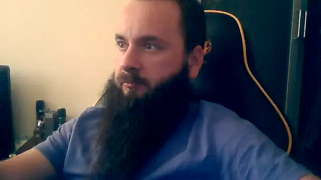 Snapshot of LondonMan1988 chatting on May 14, 2026, 4:58 pm LondonMan1988 online show from May 14, 2026, 4:58 pm