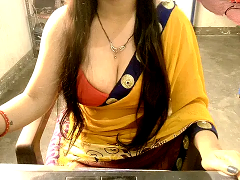 RIYA SOOD online show from October 22, 2025, 7:19 am