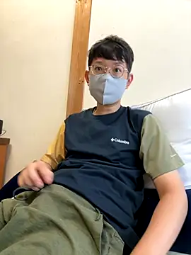 tom19899q online show from September 15, 2025, 8:25 am