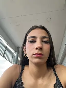 -juicy  online show from May 3, 2026, 9:32 pm