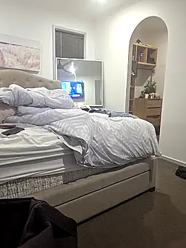 iamthepublickmasterbater online show from November 16, 2025, 7:19 pm