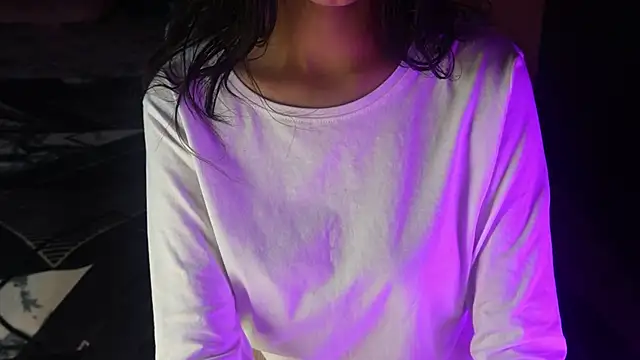 NidhiChandra online show from November 6, 2025, 1:45 pm