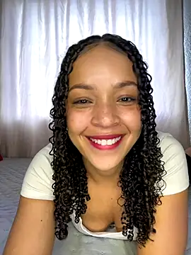 Yasmin777  online show from November 4, 2025, 7:24 pm