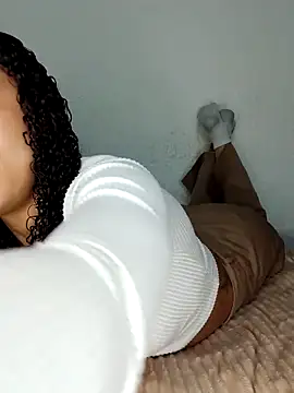 Yasmin777  online show from December 18, 2025, 12:38 am