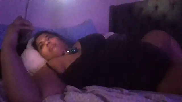 Snapshot of 1n0nlythroat chatting on June 22, 2026, 2:46 am 1n0nlythroat online show from June 22, 2026, 2:46 am