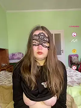 ShyPampBlondie online show from April 30, 2026, 11:27 am