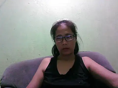 Snapshot of HotLadyPinay32 chatting on April 26, 2026, 12:03 pm HotLadyPinay32 online show from April 26, 2026, 12:03 pm