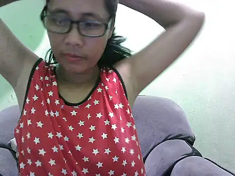 Snapshot of HotLadyPinay32 chatting on May 1, 2026, 10:20 am HotLadyPinay32 online show from May 1, 2026, 10:20 am