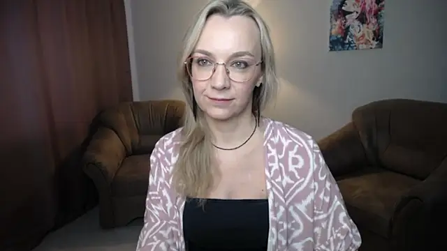 Ava Elior online show from July 18, 2026, 10:19 am