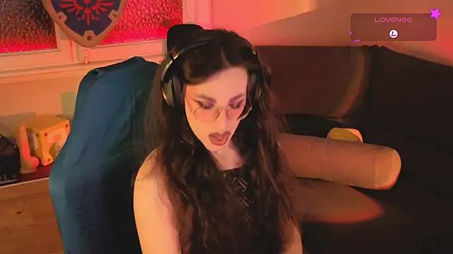 Snapshot of Zesty_Peach chatting on May 29, 2026, 10:19 pm Zesty Peach online show from May 29, 2026, 10:19 pm