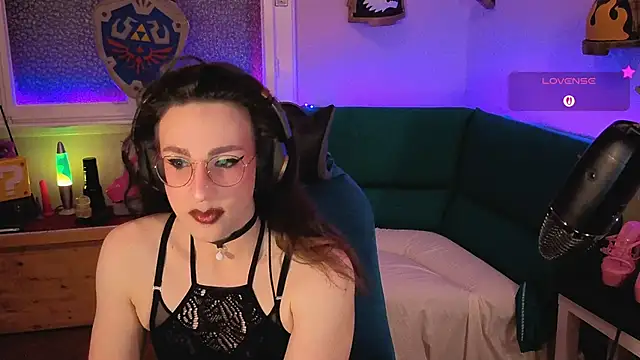 Snapshot of Zesty_Peach chatting on June 6, 2026, 10:47 pm Zesty Peach online show from June 6, 2026, 10:47 pm