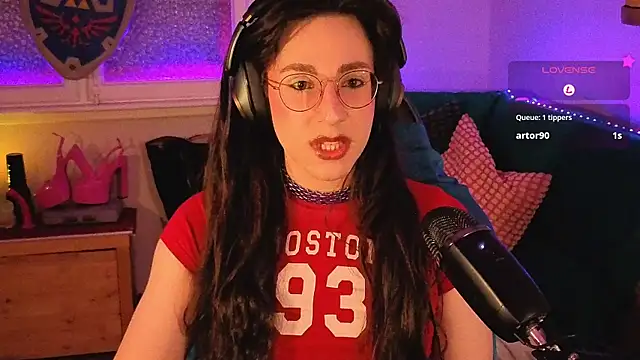 Snapshot of Zesty_Peach chatting on June 11, 2026, 12:32 am Zesty Peach online show from June 11, 2026, 12:32 am