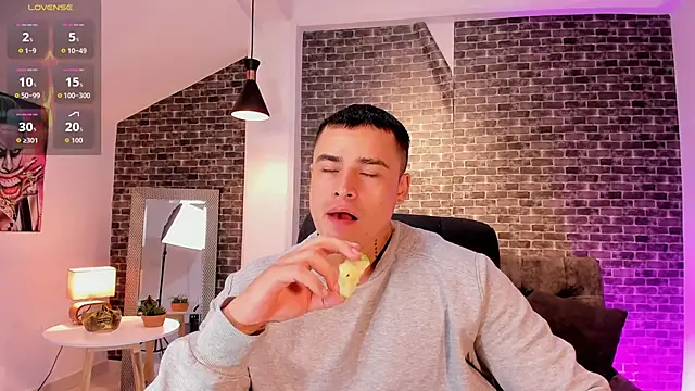 connorsmiith online show from October 9, 2025, 11:30 am