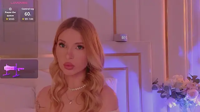 Snapshot of AriellaMelo chatting on February 17, 2026, 5:59 am AriellaMelo online show from February 17, 2026, 5:59 am