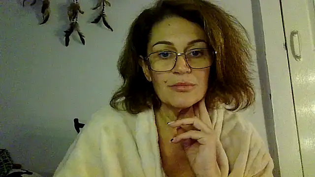 RubyyRosee online show from November 14, 2025, 2:27 pm