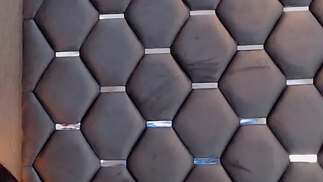 MelodyCarsson online show from December 1, 2025, 3:28 pm